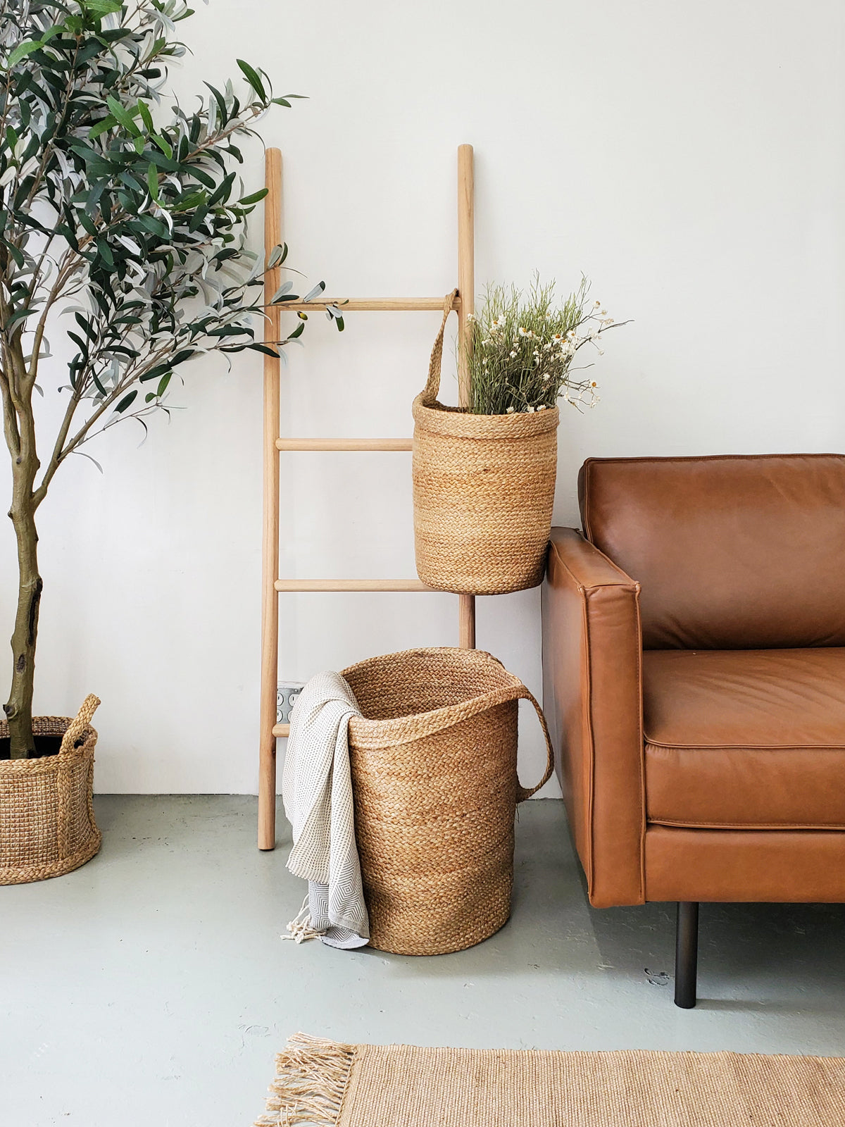 🧺 Wall Hanging Basket